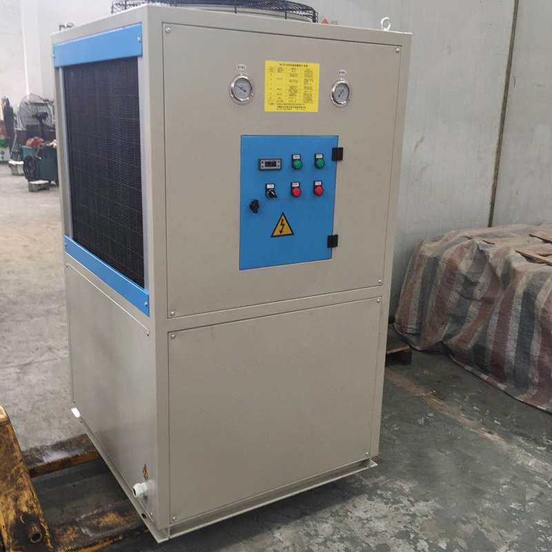 如何根據(jù)油冷機的特點選擇合適的機械？